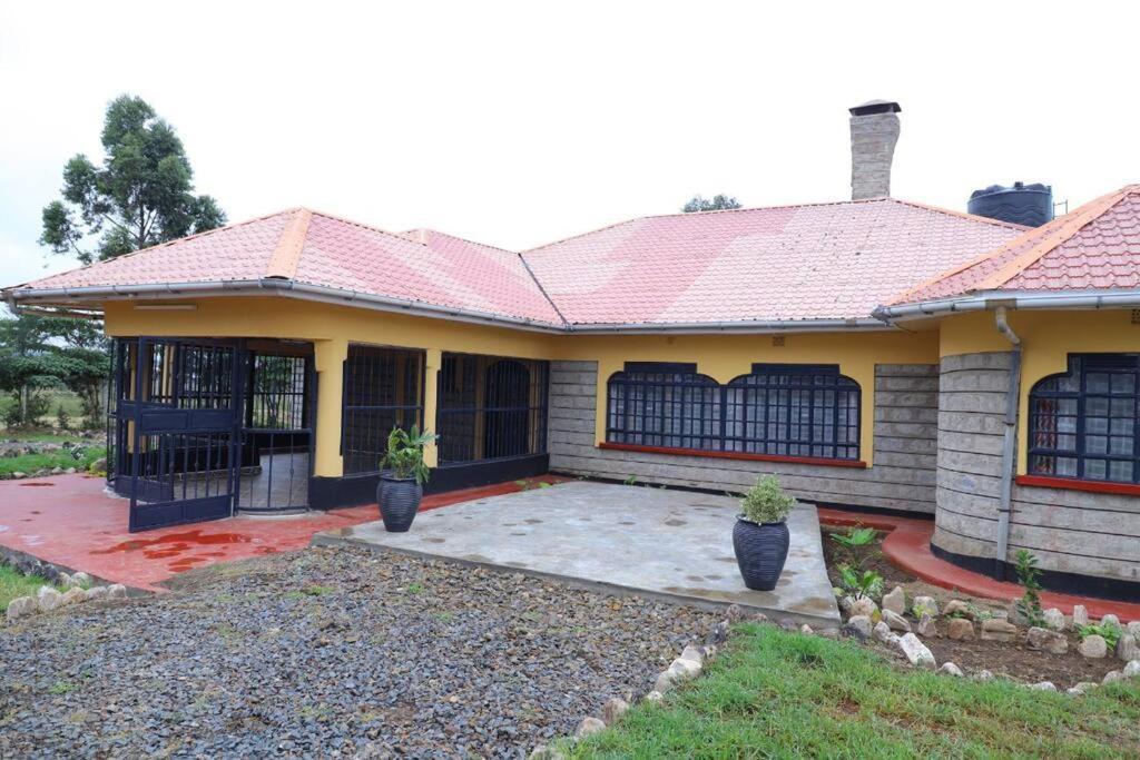 Esniko Villa Narok Экстерьер фото